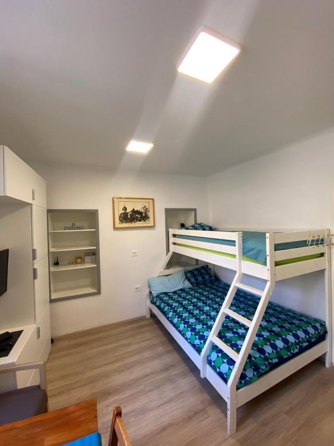 Studio Nova Apartment ไพราน ภายนอก รูปภาพ